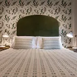 Barakat Lakes Escape, - Ridgestone