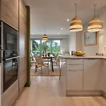 Barakat Lakes Escape, - Ridgestone בית נופש