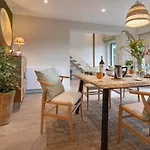 Barakat Lakes Escape, - Ridgestone בית נופש *