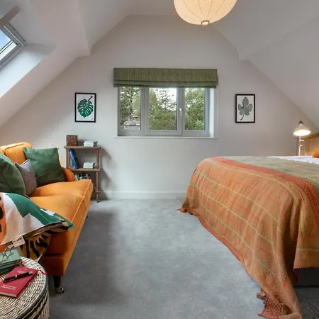 Barakat Lakes Escape, Ambleside