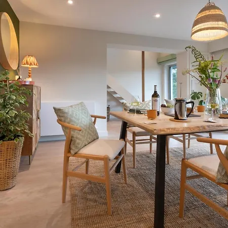 Barakat Lakes Escape, Holiday home *