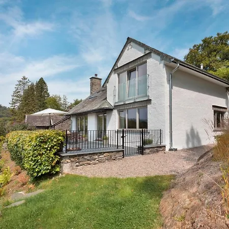 Barakat Lakes Escape, Ambleside