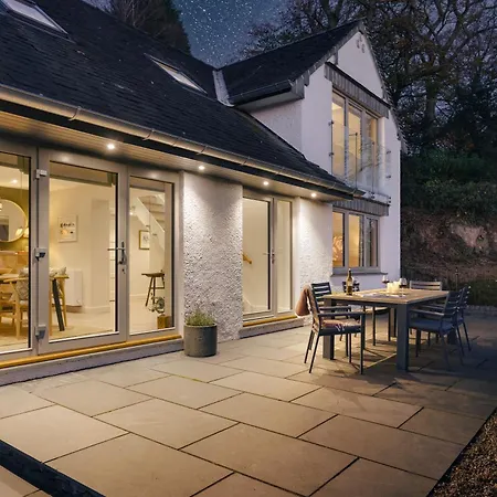 Barakat Lakes Escape, - Ridgestone