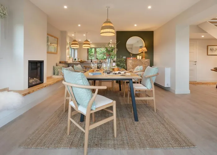 Barakat Lakes Escape, - Ridgestone