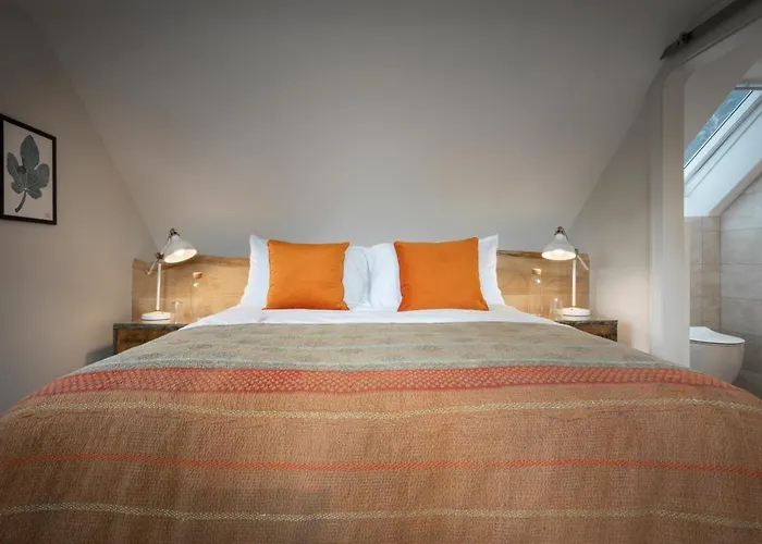 Barakat Lakes Escape, - Ridgestone